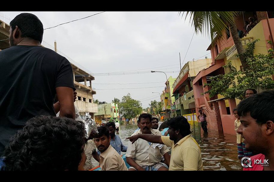 Celebs-at-Chennai-Flood-Relief-Activities